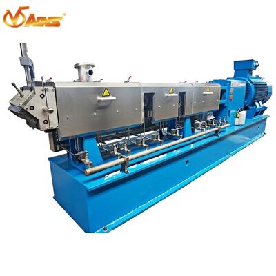 Guter Preis ISO9001 Certified Compounding Twin Screw Extruder with Automatic Control System and Multiple Feeding for Granulating Online