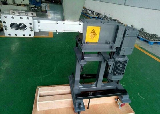Plastic Material Vertical Screw Feeder , Flexible Screw Feeder For Extruder Machine