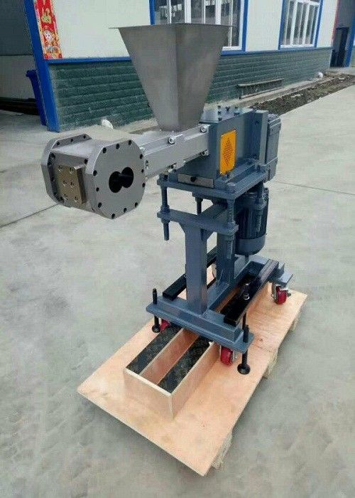 Plastic Material Vertical Screw Feeder , Flexible Screw Feeder For Extruder Machine