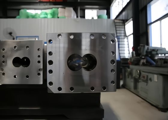 Guter Preis Zwei-Schraub-Extruder-Fässer mit integrierter verschleißfestem Ralloy-WR13-Legierungsstahl-Liner Online