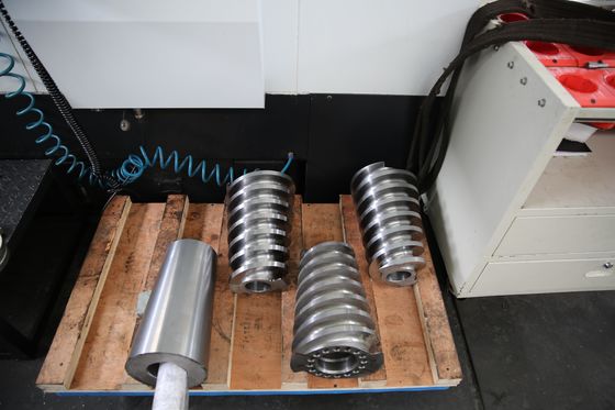 Good price Computergesteuerte JSW-Doppelschneckenextruder-Maschine zerteilt verarbeitetes Schrauben-Elemente PVC Online